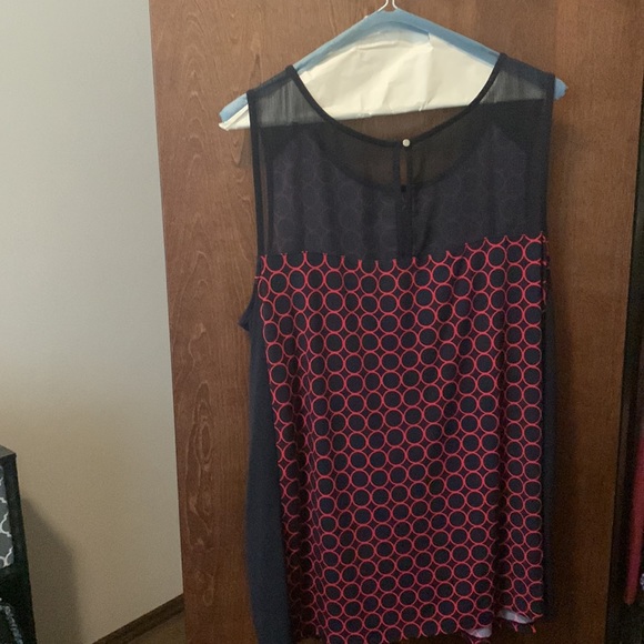 Red circle blouse - Picture 3 of 4